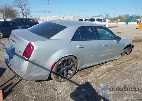 2022 Chrysler 300 Touring L z USA, uszkodzony, nr VIN 2C3CCADG9NH162976